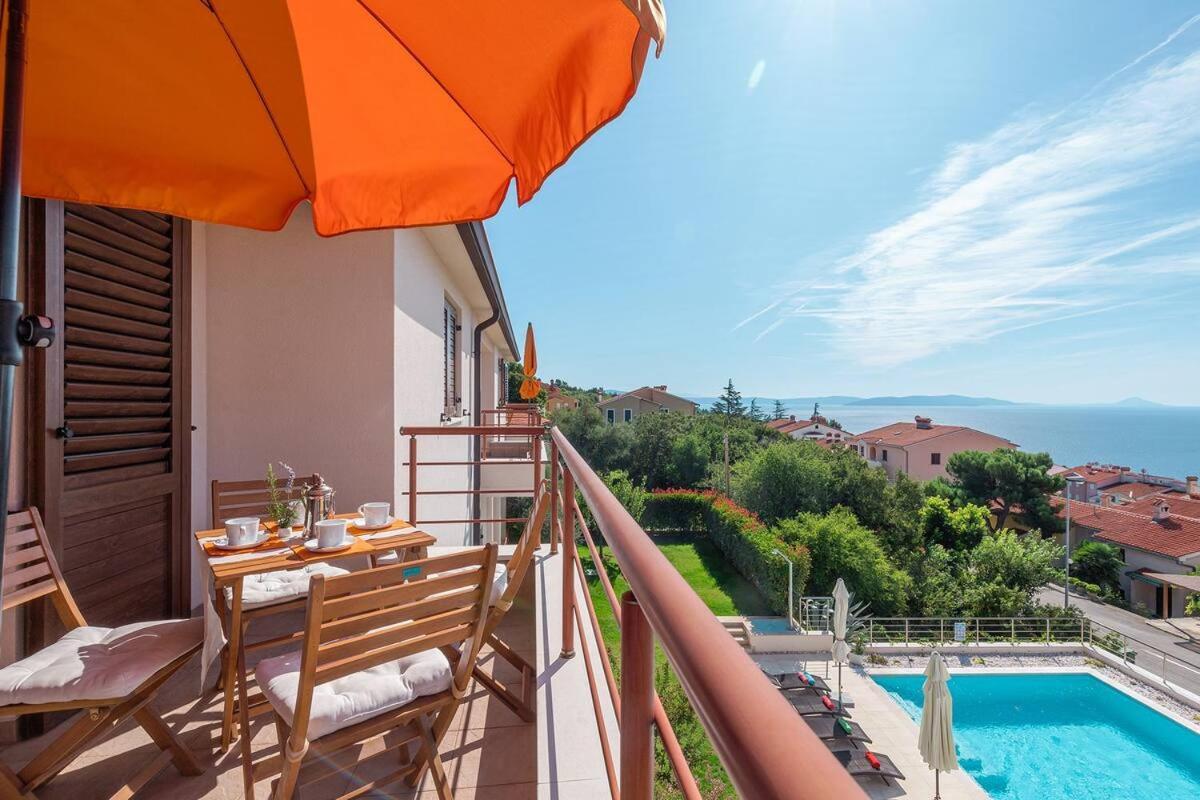 E&T Apartments With A Beautiful Pool Rabac Rom bilde