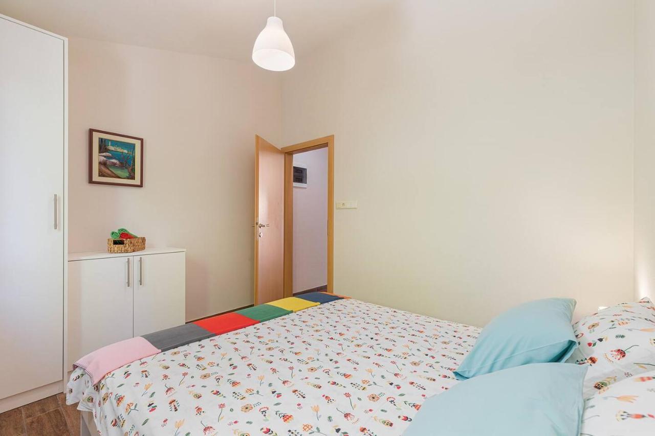 E&T Apartments With A Beautiful Pool Rabac Eksteriør bilde