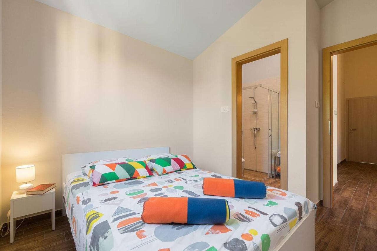 E&T Apartments With A Beautiful Pool Rabac Eksteriør bilde