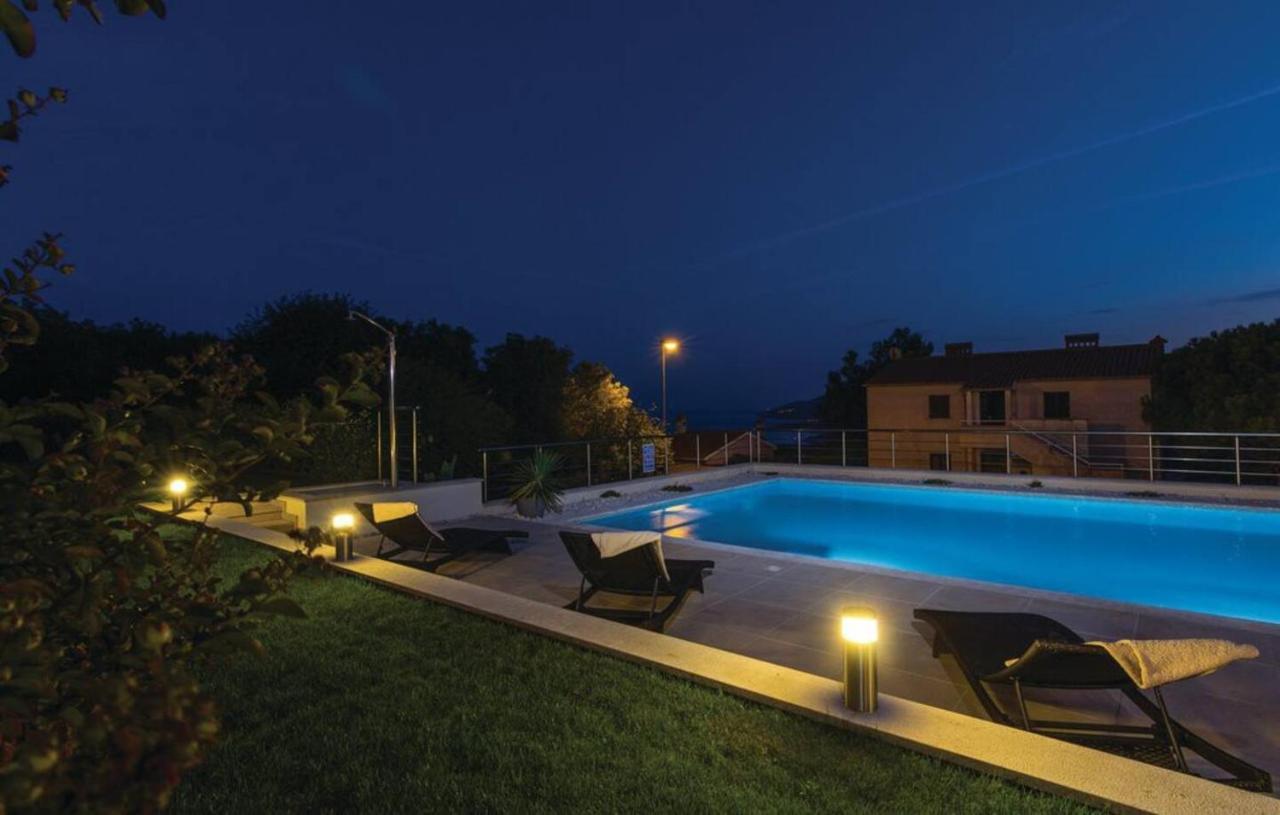 E&T Apartments With A Beautiful Pool Rabac Eksteriør bilde