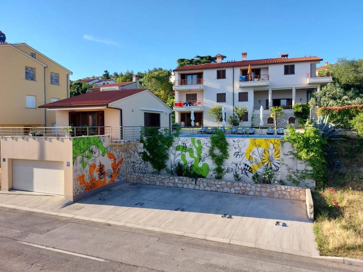 E&T Apartments With A Beautiful Pool Rabac Eksteriør bilde