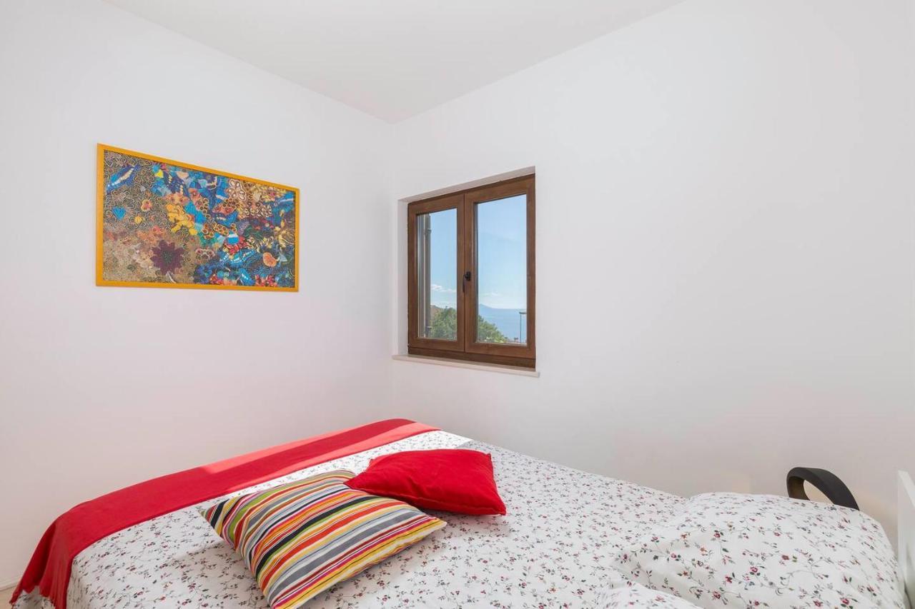 E&T Apartments With A Beautiful Pool Rabac Eksteriør bilde