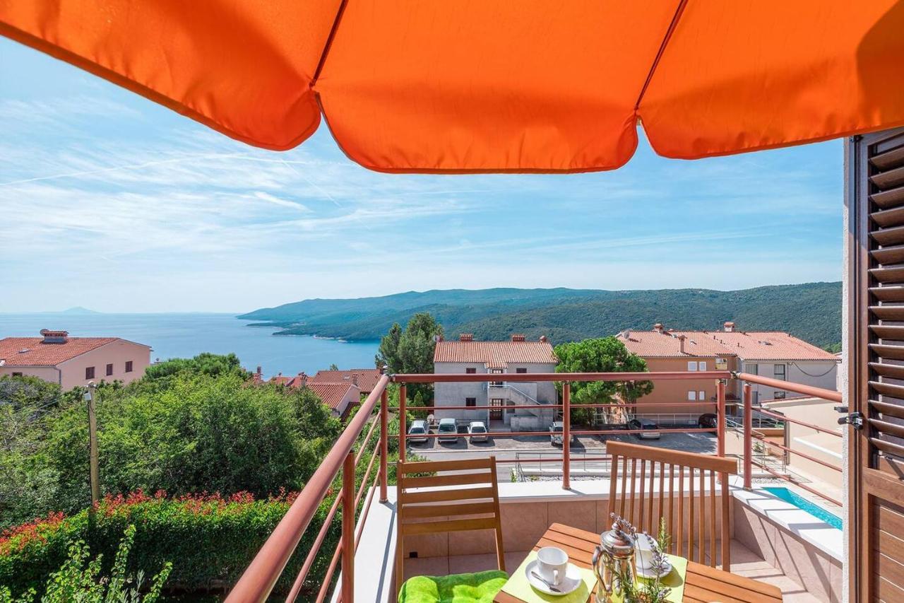 E&T Apartments With A Beautiful Pool Rabac Eksteriør bilde