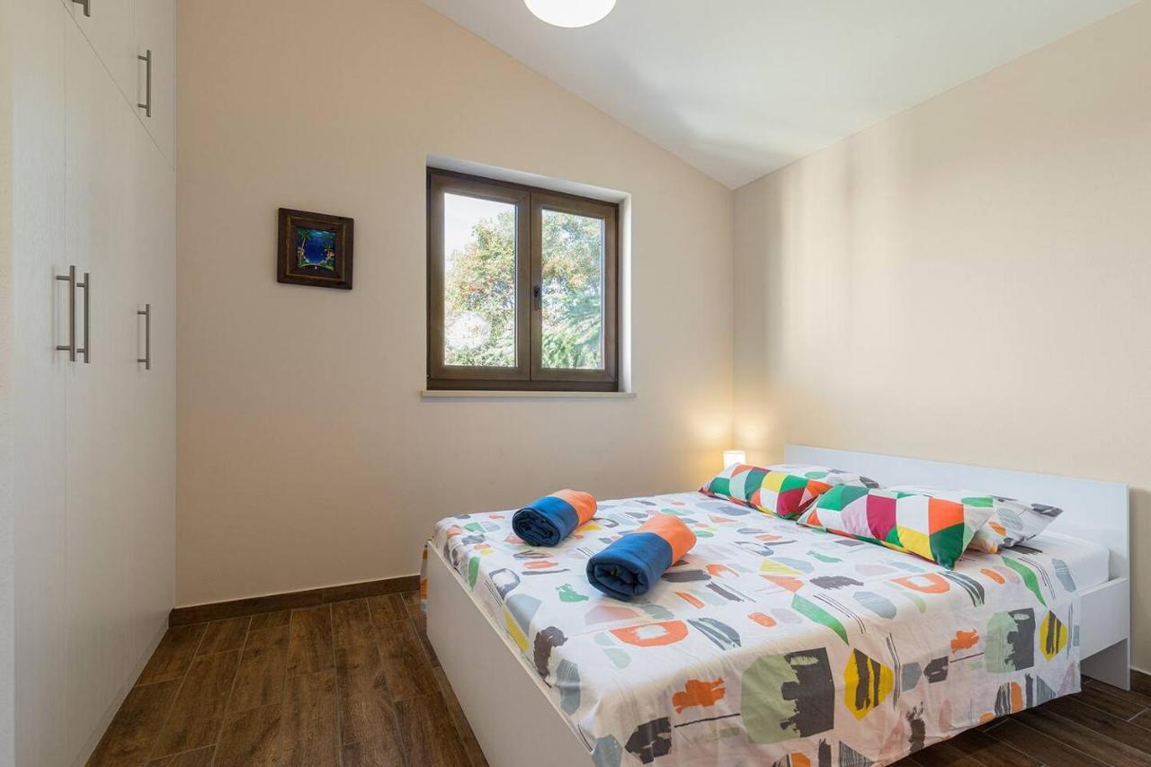 E&T Apartments With A Beautiful Pool Rabac Eksteriør bilde